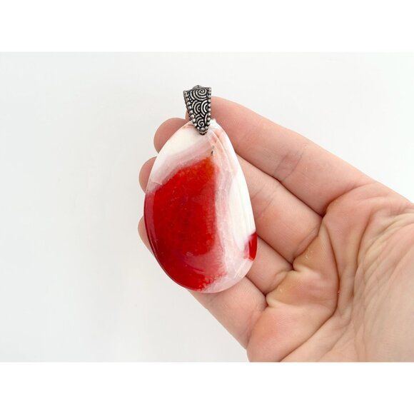Red & White Polished Agate Crystal Oval Silver Toned Teardrop Vintage Pendant - Picture 5 of 12